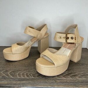Dolce Vita Natural Raffia women’s Bobby platform sandals. Size 6. Used.